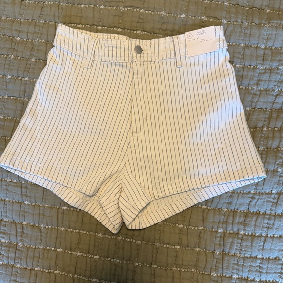 Universal Thread High Rise Sailor Shorts - Picture 3 of 7